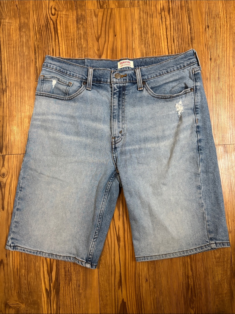 Levi’s Size W34 Jean Shorts